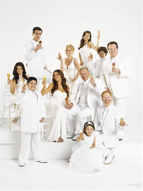 modern faily|modern family season 3.